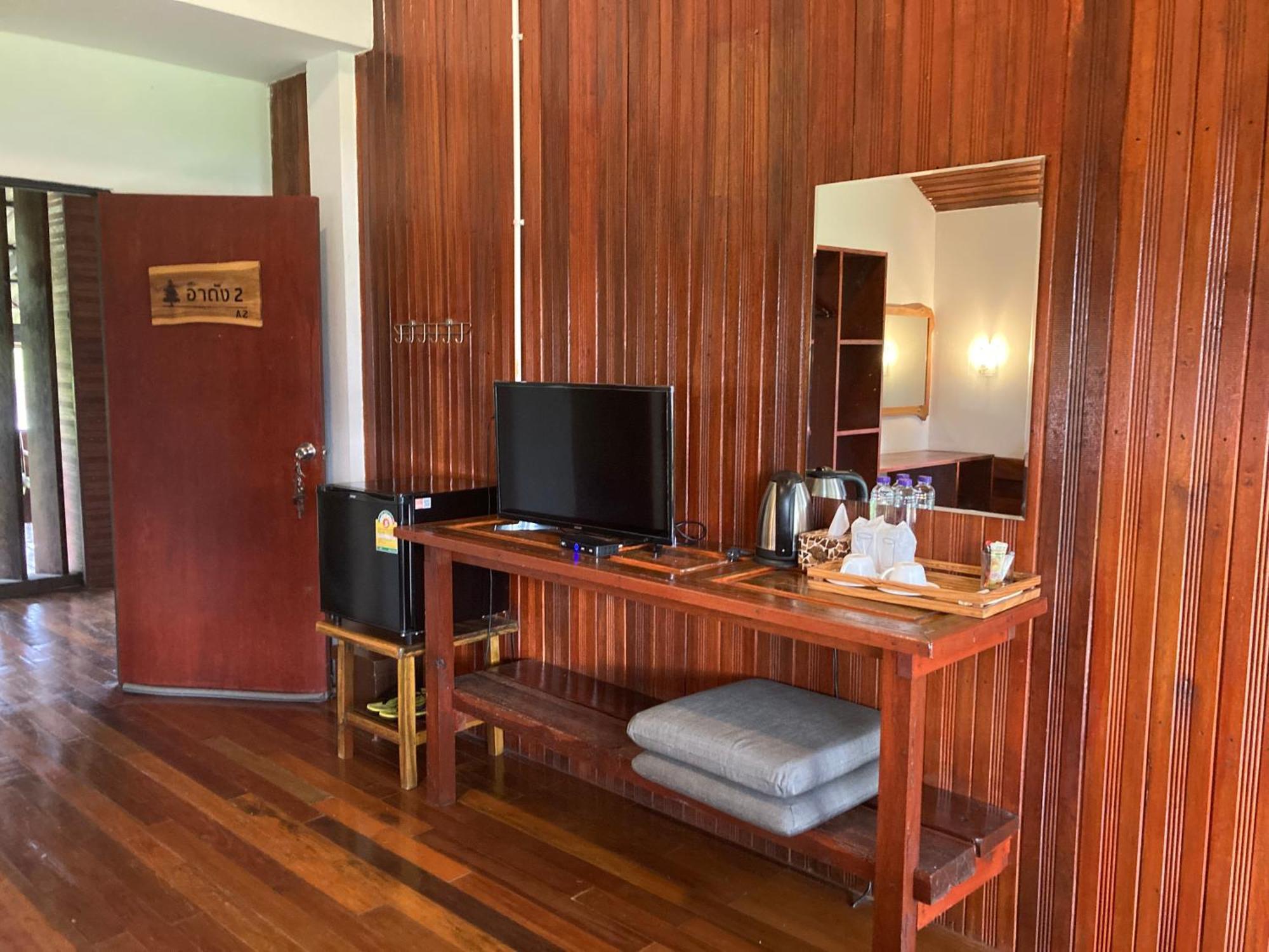 The Chevalley Beach Resort サトゥーン エクステリア 写真