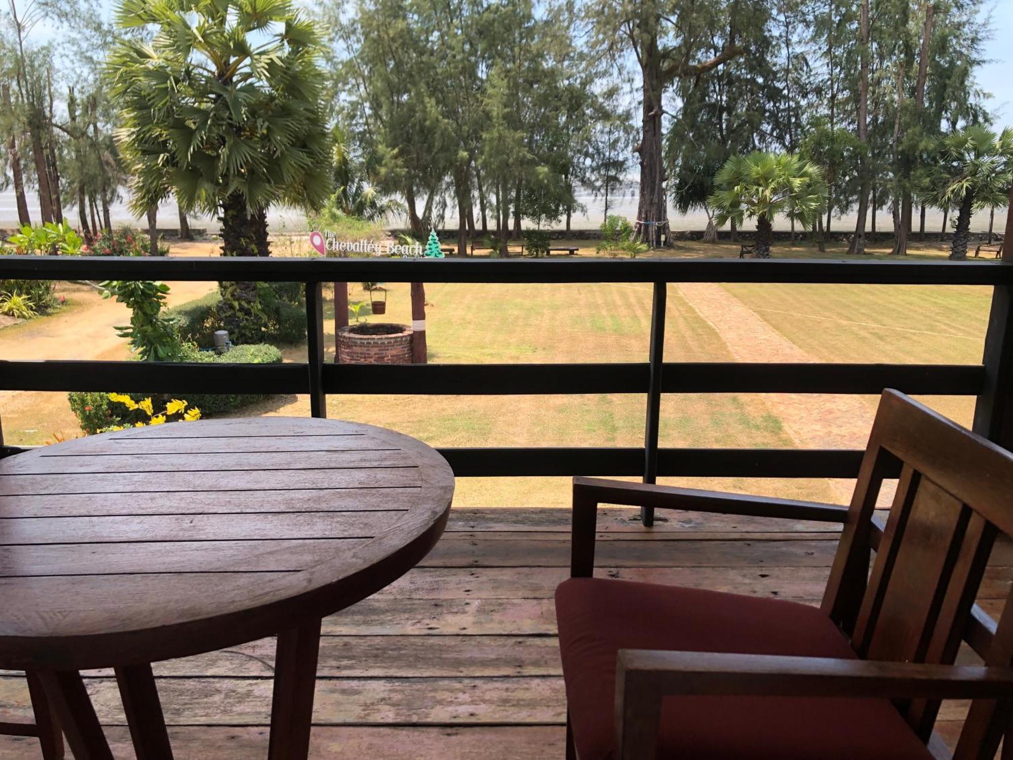 The Chevalley Beach Resort サトゥーン エクステリア 写真