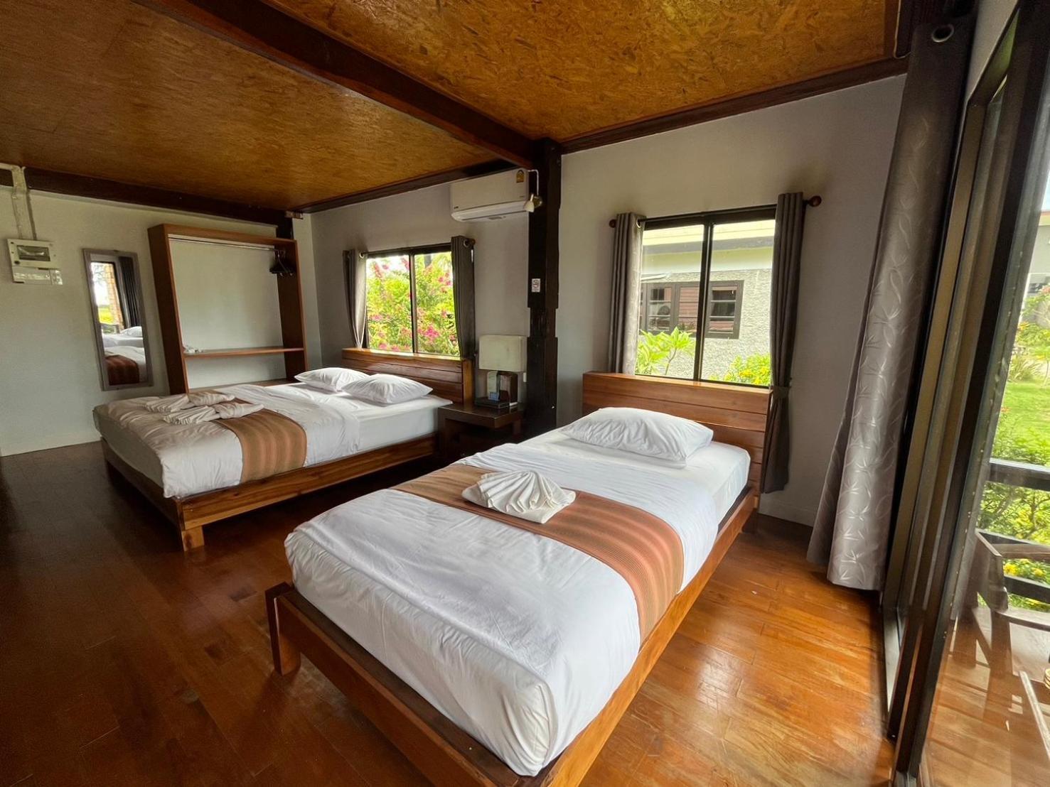 The Chevalley Beach Resort サトゥーン エクステリア 写真