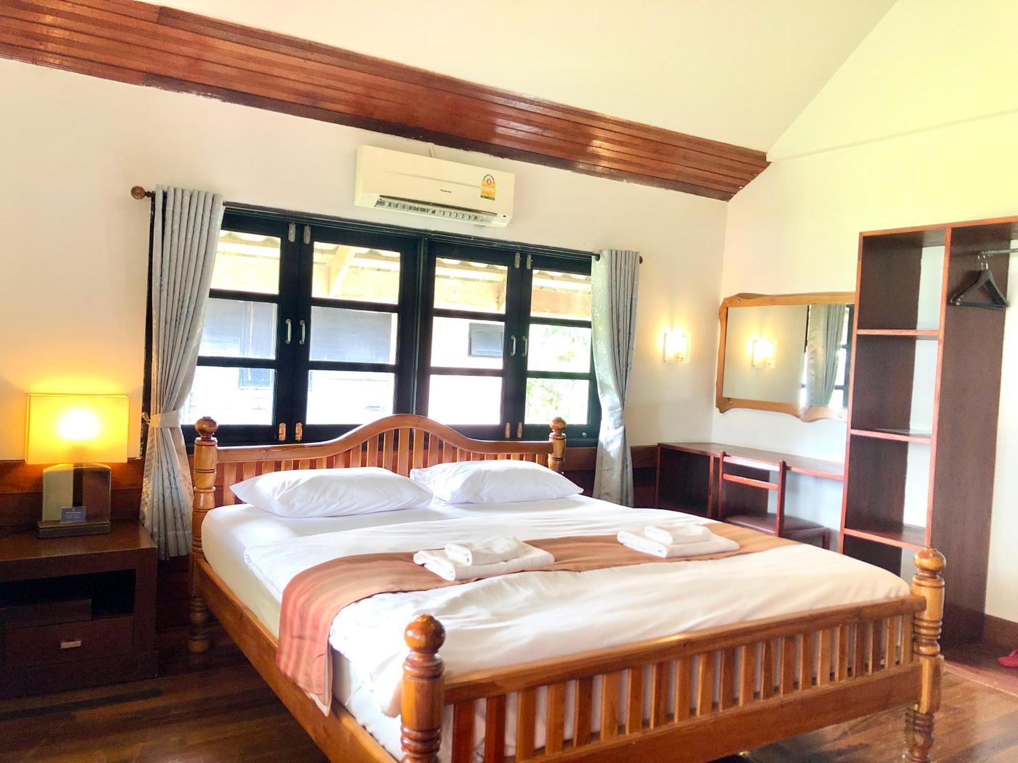 The Chevalley Beach Resort サトゥーン エクステリア 写真