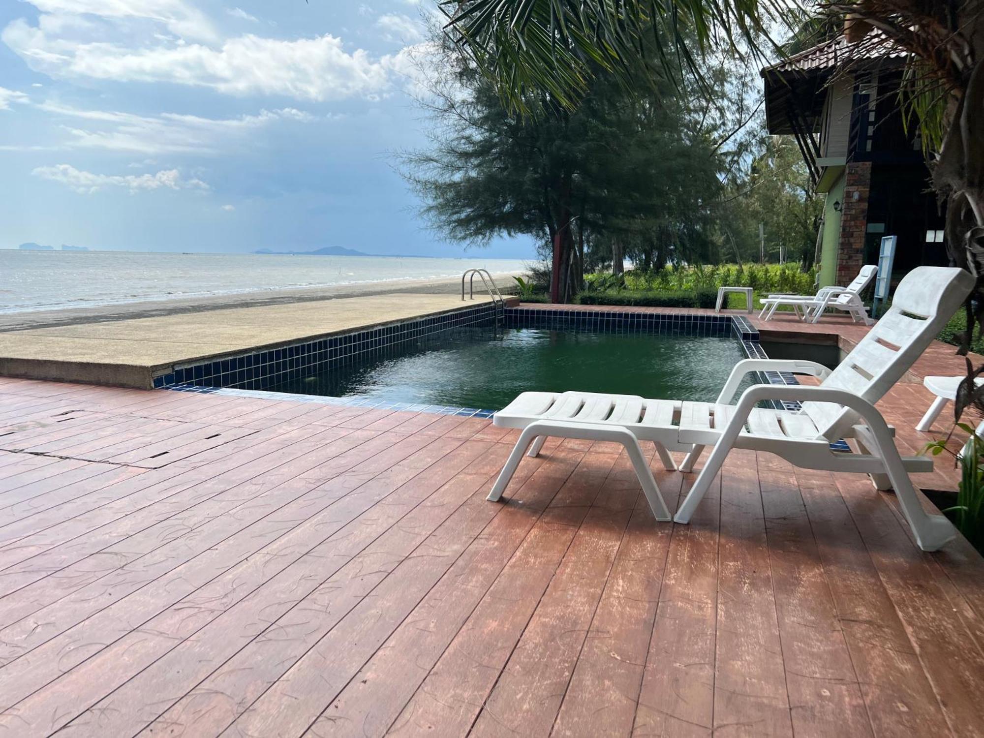 The Chevalley Beach Resort サトゥーン エクステリア 写真